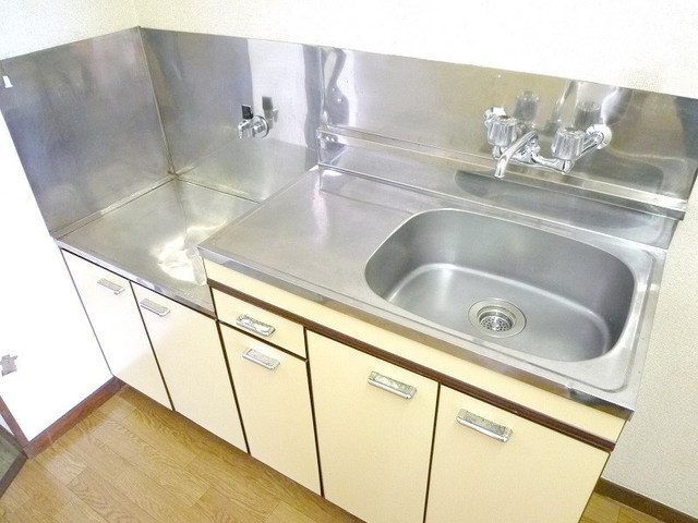 Kitchen. Spread gas stove installation friendly kitchen