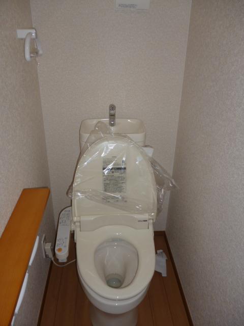 Toilet. 1 Building