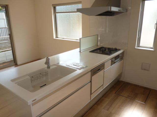 Kitchen. 1 Building Dishwasher face-to-face kitchen, Cleaning Easy three-necked gas stove