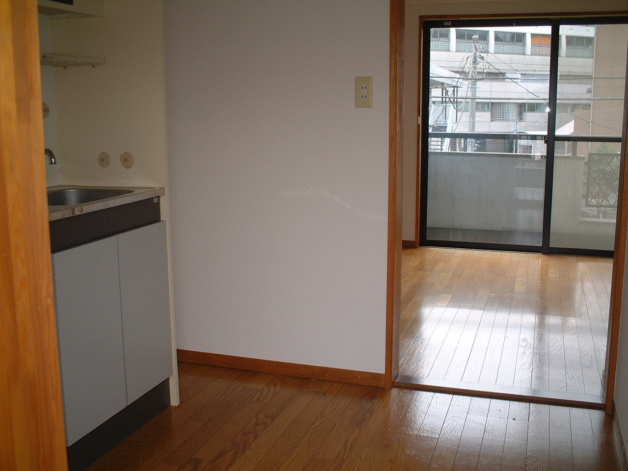 Other room space.  ☆ Kitchen scaffolding spacious ☆