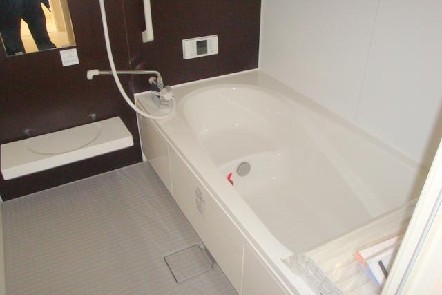 Bathroom. Indoor (12 May 2013) Shooting