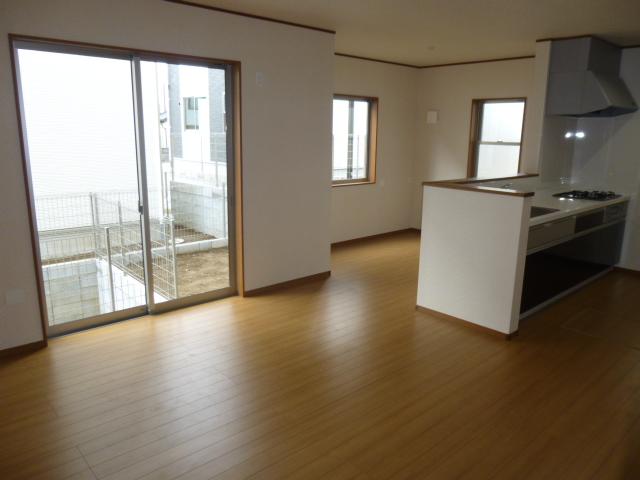 Living. Building 3 (October 2013) Shooting