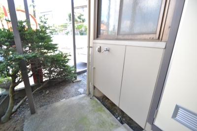 Other room space. Laundry Area