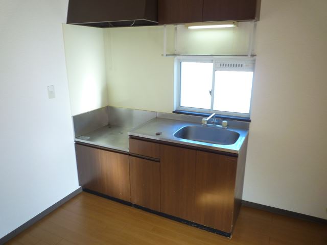 Kitchen. Gasukitchin that two-burner stove can be used