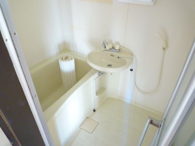 Bath. Bathroom with a window