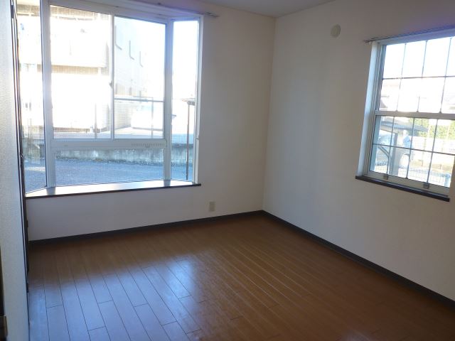 Living and room. This window is often the room