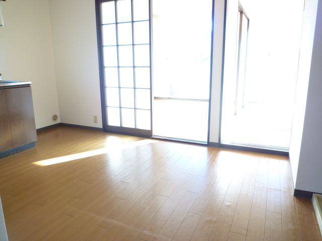 Living and room. Good feeling is good per sun