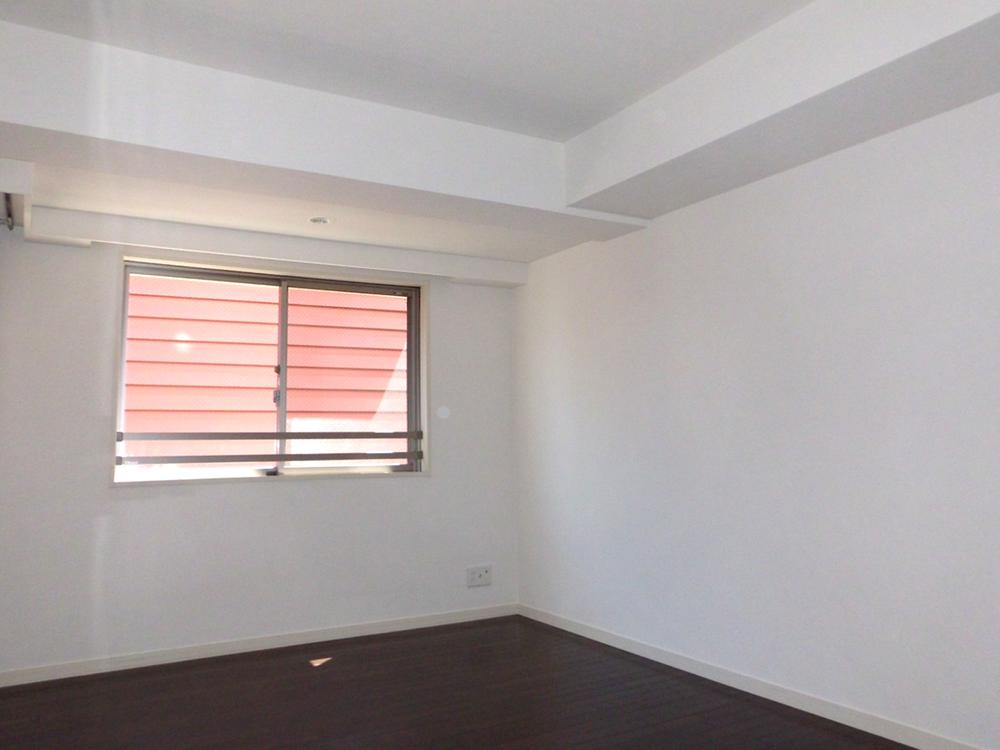 Non-living room. Room (August 2012) shooting