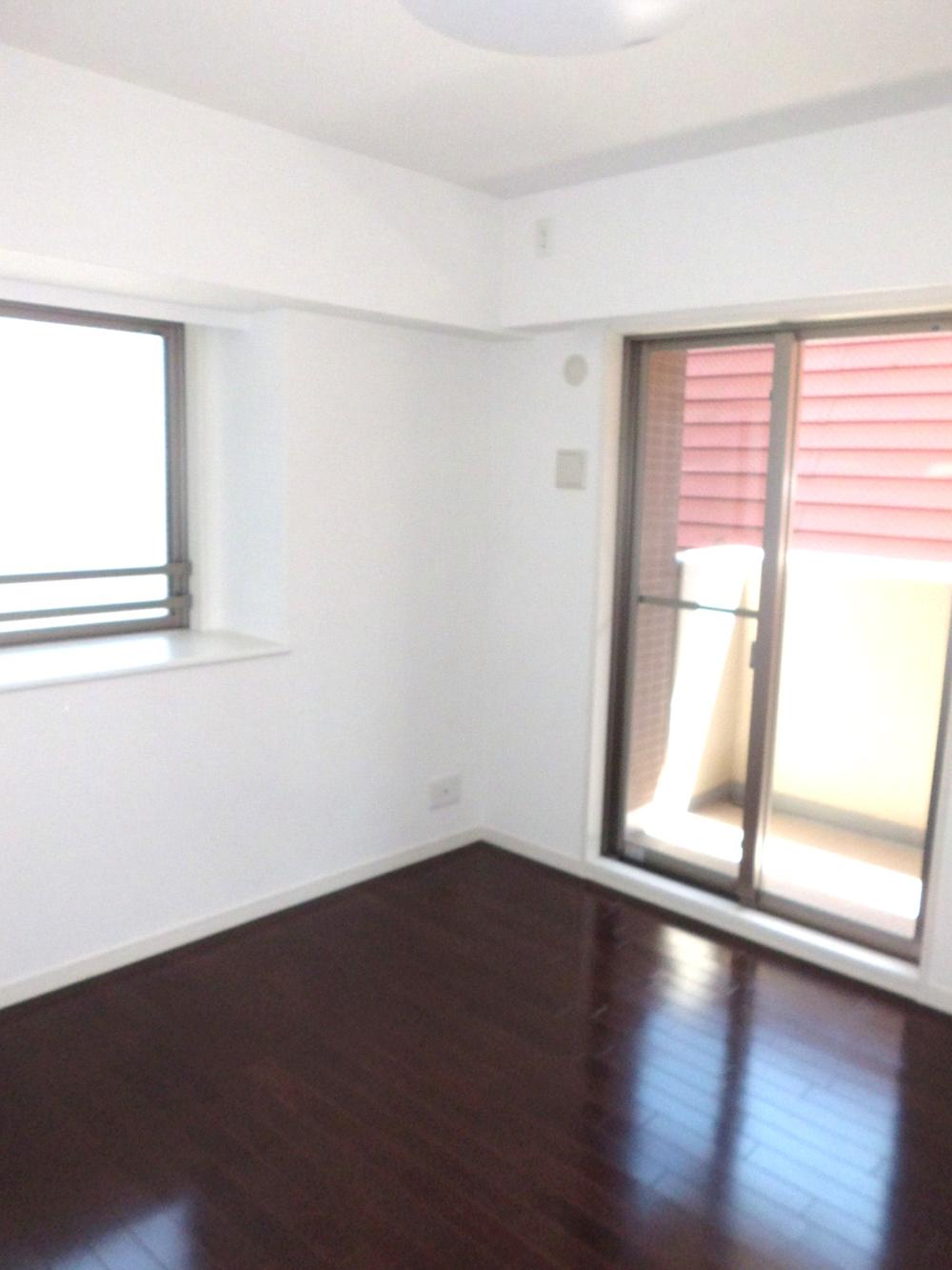 Non-living room. Room (August 2012) shooting