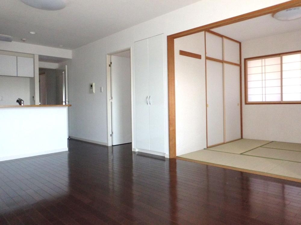 Living. Room (August 2012) shooting