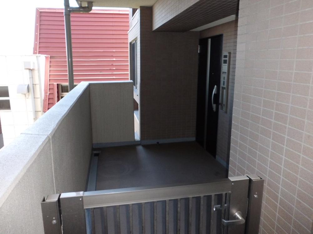 Entrance. Entrance (August 2012) shooting