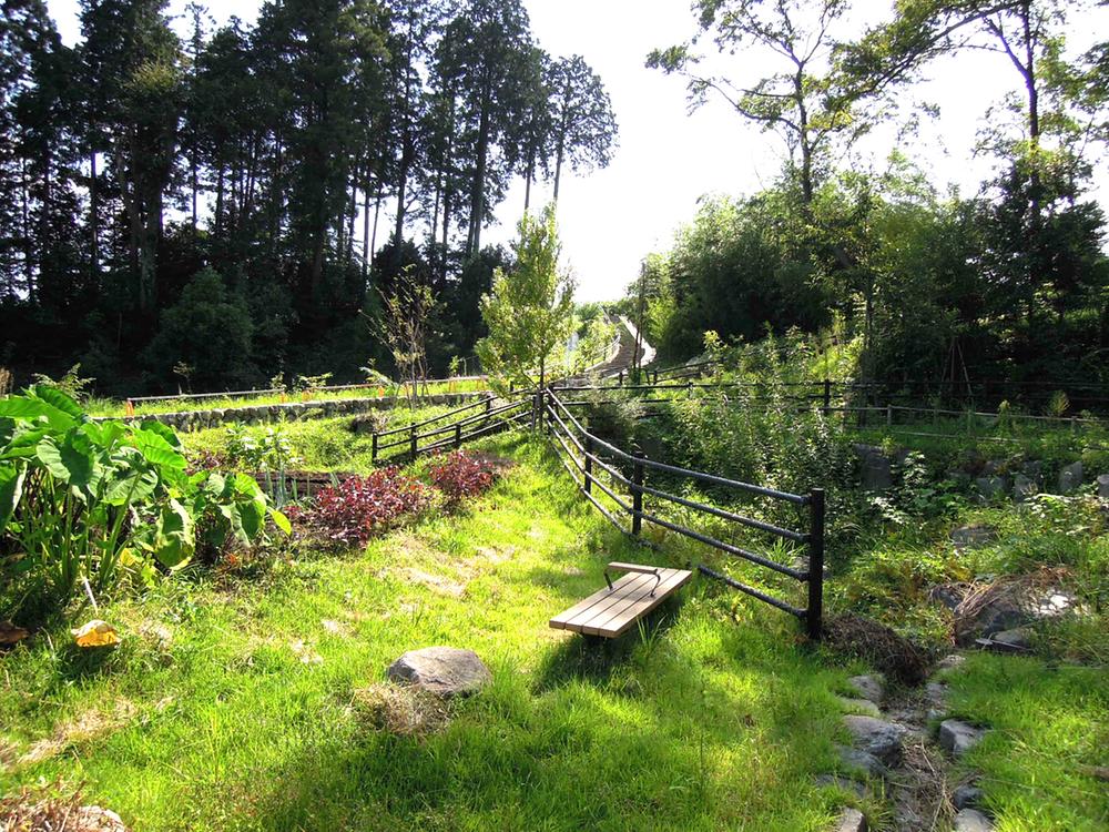 park. 100m to the south neighborhood park