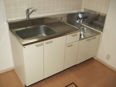 Kitchen. Two-burner stove installation Allowed!