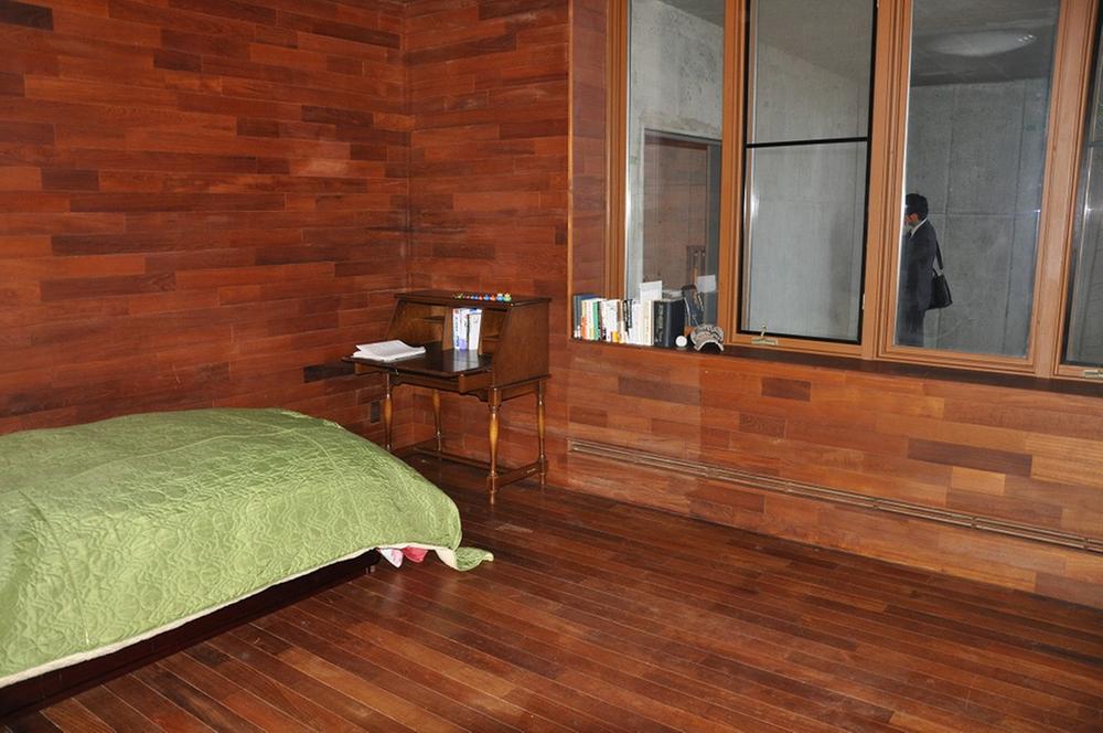 Non-living room. Indoor (11 May 2013) Shooting