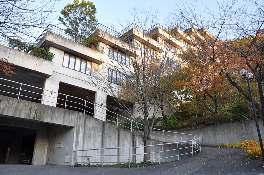 Local appearance photo. Local (11 May 2013) Shooting