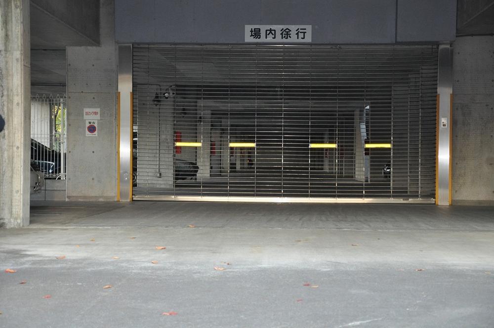 Entrance. Common areas