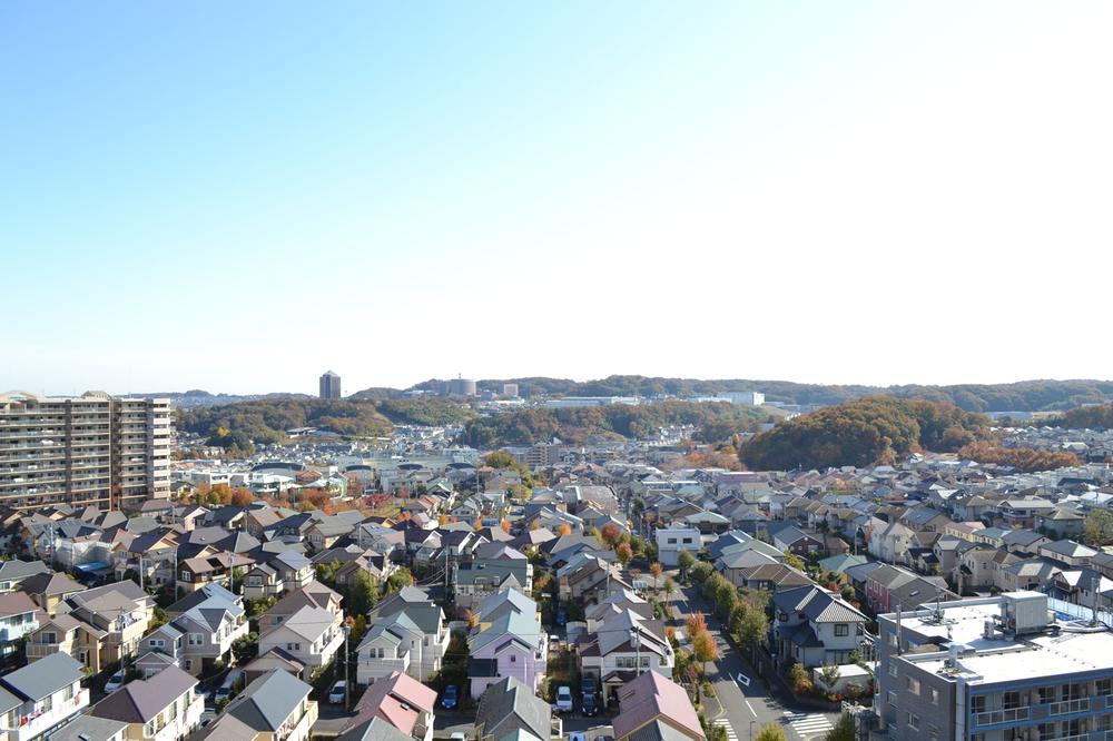 View photos from the dwelling unit. View from the site (November 2013) Shooting