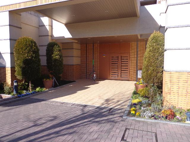 Entrance. Beautiful entrance