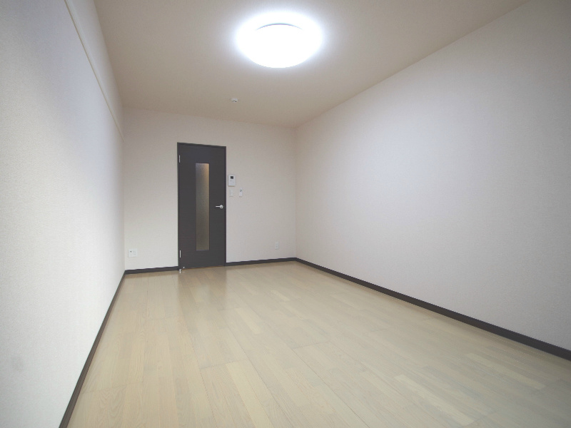 Other room space. It is spacious available room!