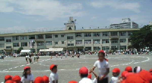 Primary school. 400m to Hachioji City Asakawa Elementary School