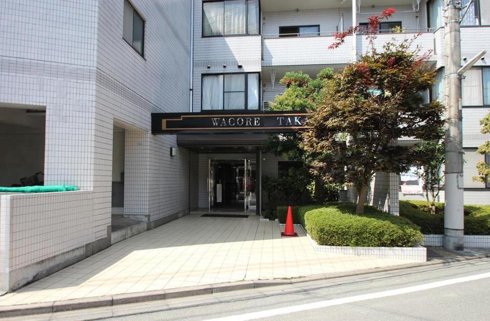 Entrance. Local (09 May 2013) Shooting