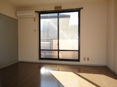 Living and room. Western-style 6 Pledge