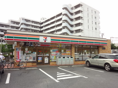 Convenience store. 939m to Seven-Eleven (convenience store)