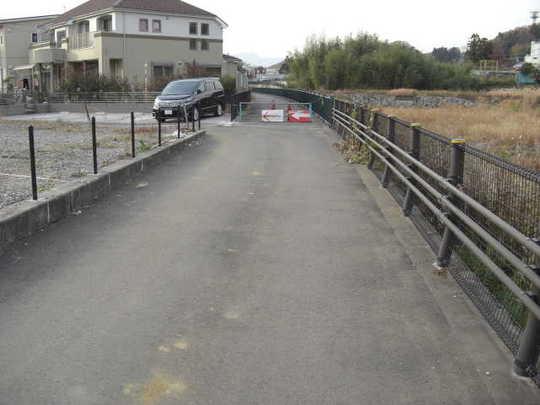 Local photos, including front road. Frontal road