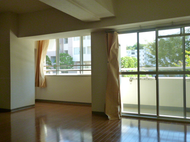 Other. Hiroi living. Solarium far left is to be attached lighting