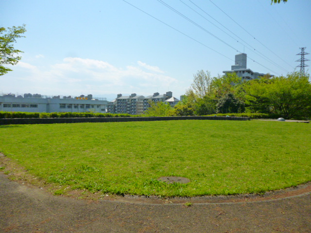 park. 279m up to nine Hyoe hill park (park)