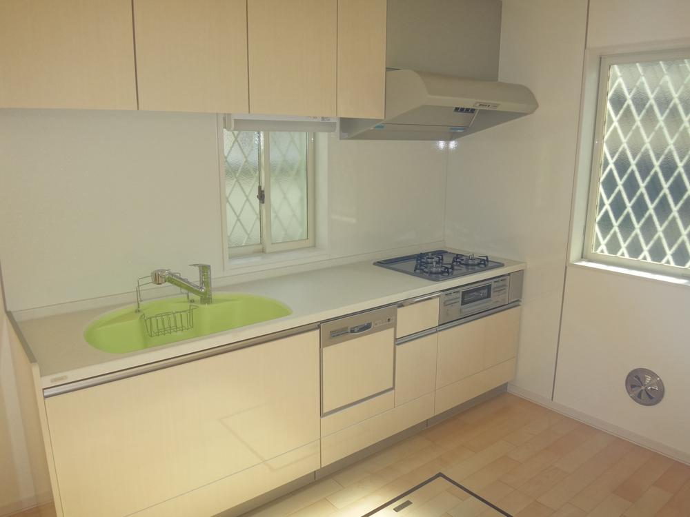 Kitchen. Indoor (11 May 2013) Shooting