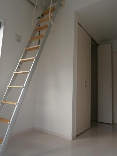 Non-living room. 1 Building With the second floor Western-style Grenier