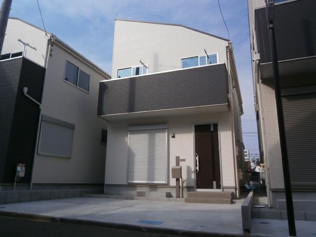 Local appearance photo. Building 2