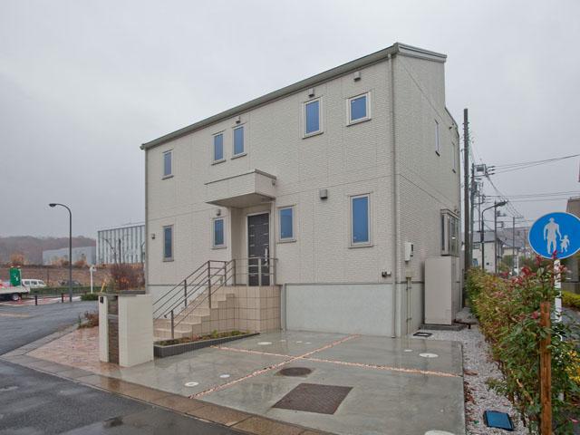 Local appearance photo. Local (12 May 2013) Shooting