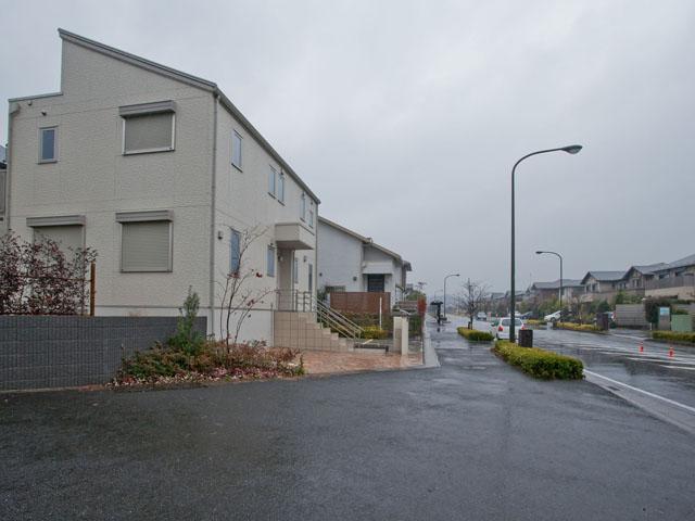 Local photos, including front road. Local (12 May 2013) Shooting