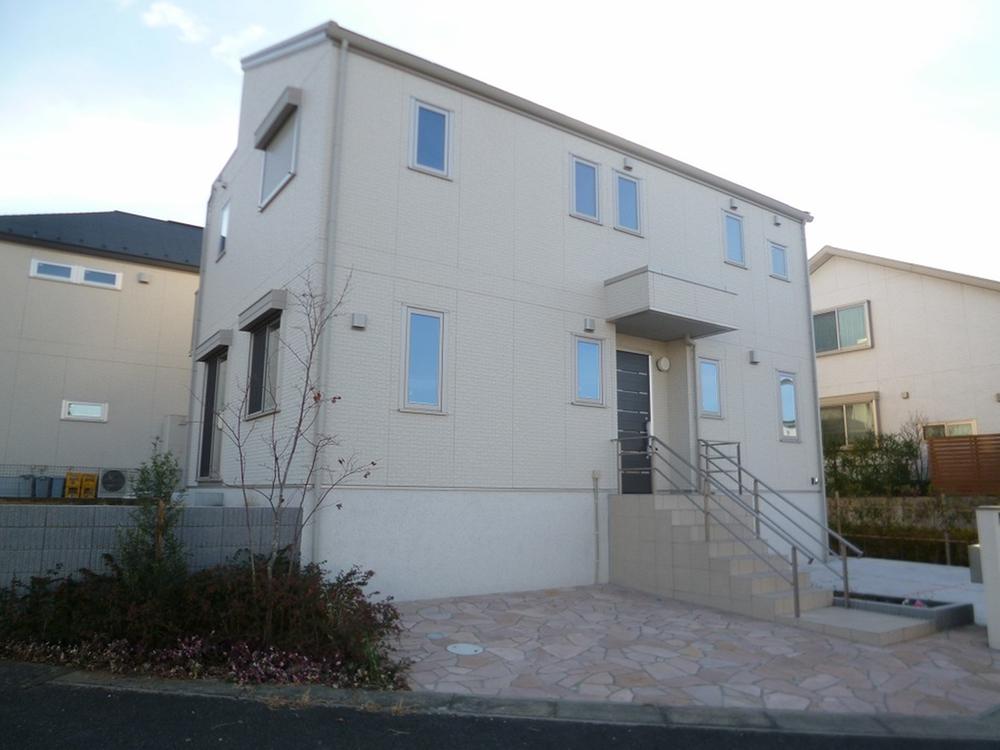 Local appearance photo. Local (12 May 2013) Shooting