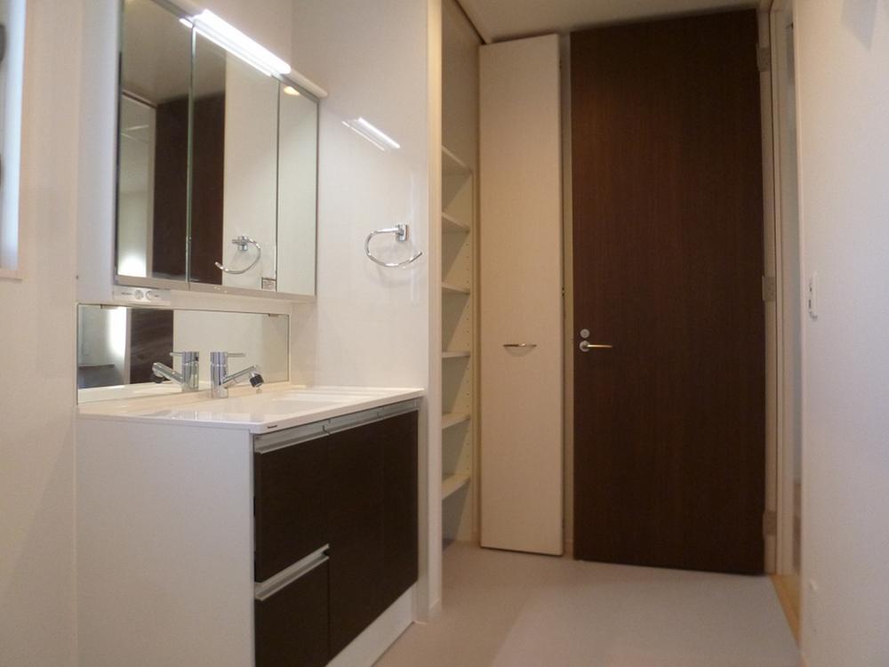 Wash basin, toilet. Storage cupboard with lavatory (December 2013) Shooting