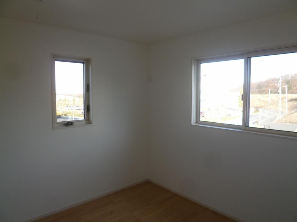 Non-living room. Indoor (12 May 2013) Shooting