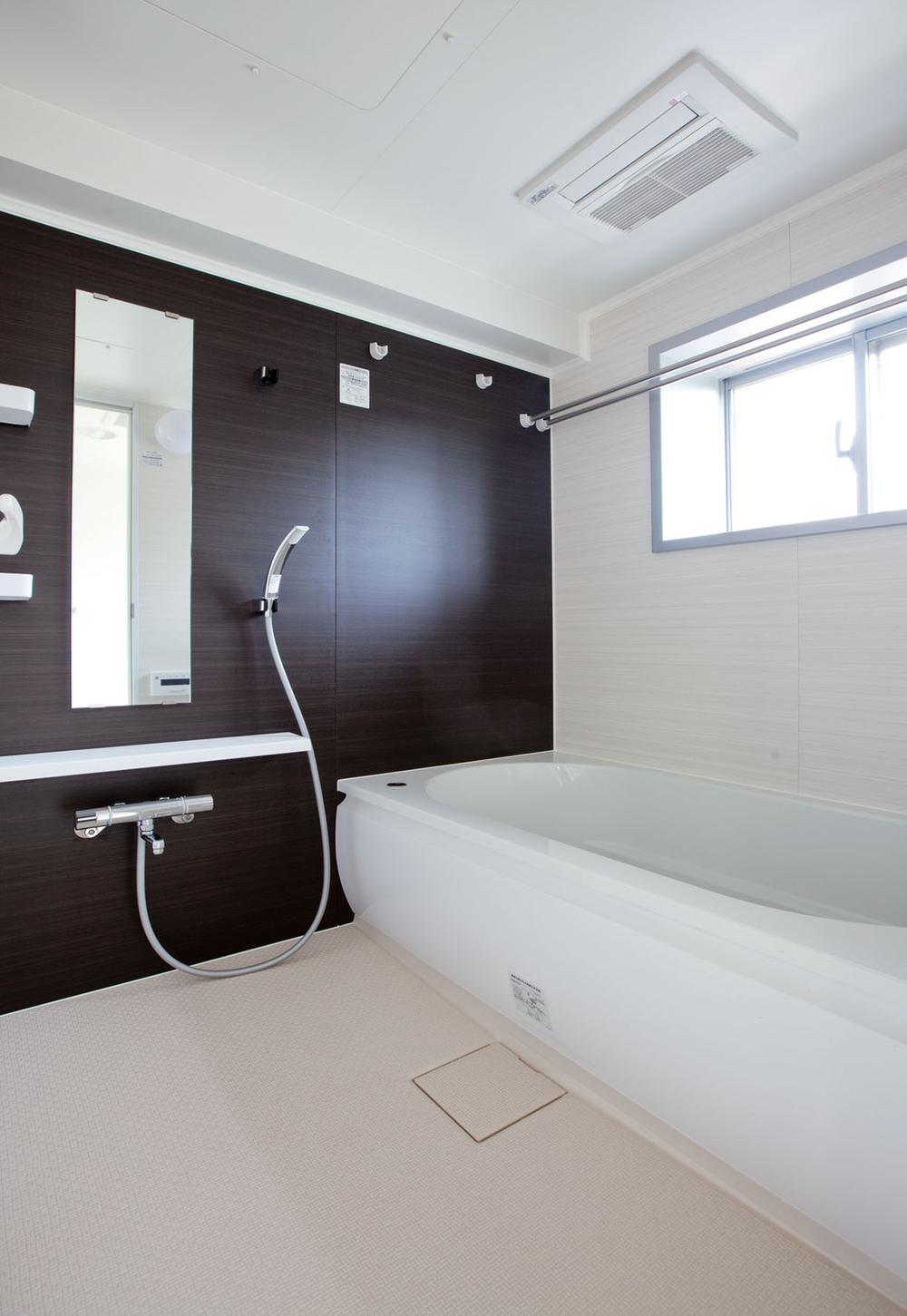 Same specifications photo (bathroom). Perform all rooms unit exchange, It has been changed to a beautiful bathroom.