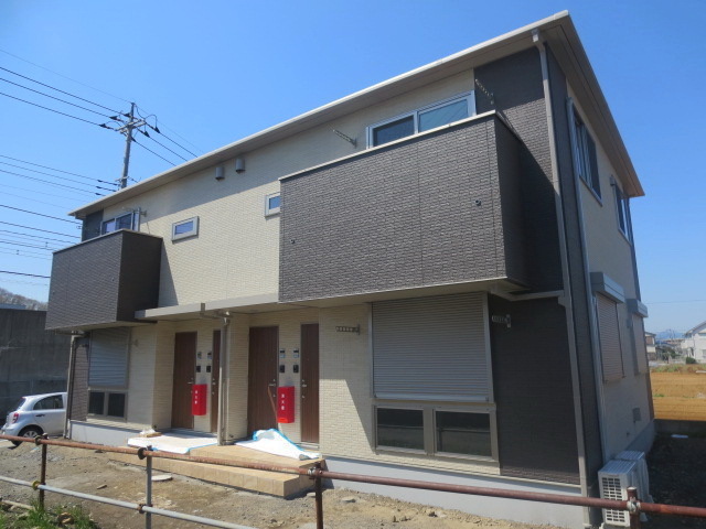 Building appearance. Anywhere in the room because it is all rooms angle room I also bright