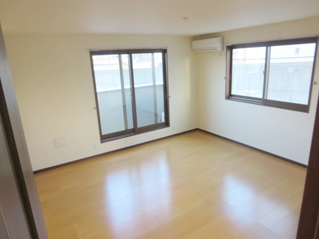 Living and room. Bright living room of the two-sided lighting