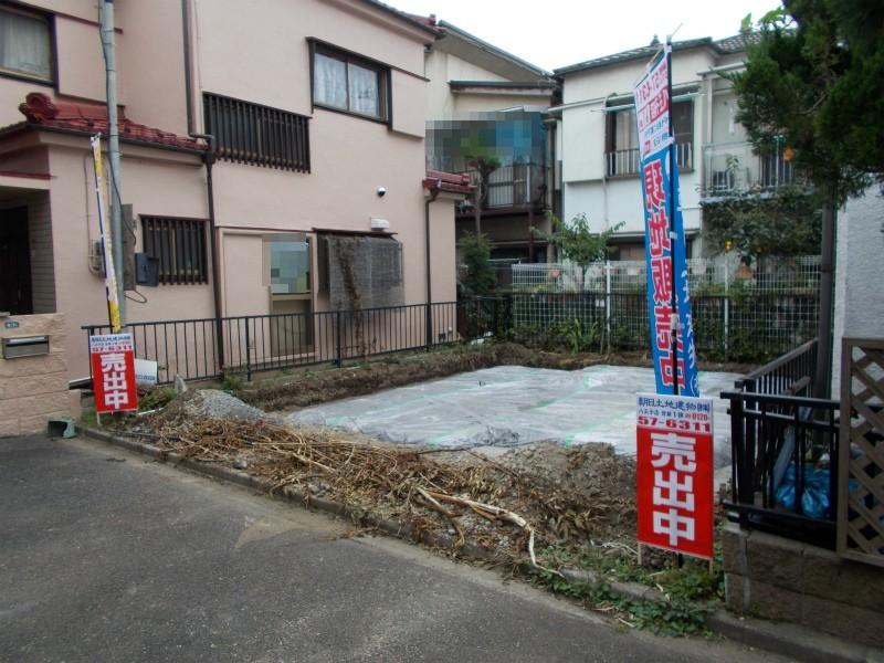 Local photos, including front road. Local (10 May 2013) Shooting