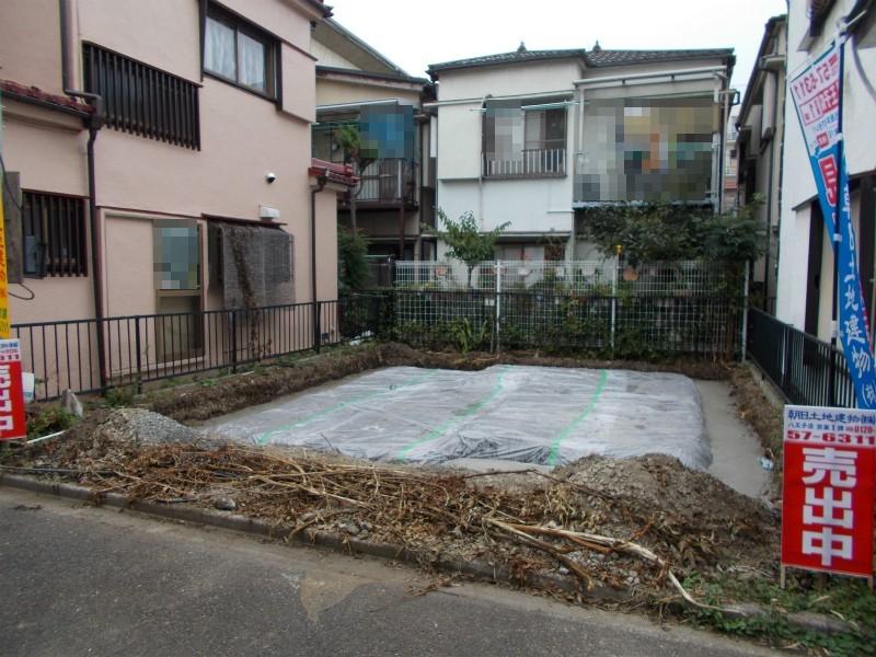 Local photos, including front road. Local (10 May 2013) Shooting