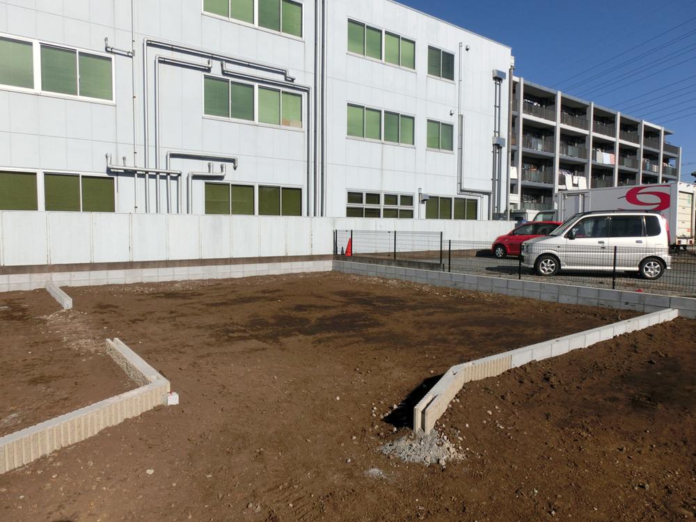 Local appearance photo. Building 3