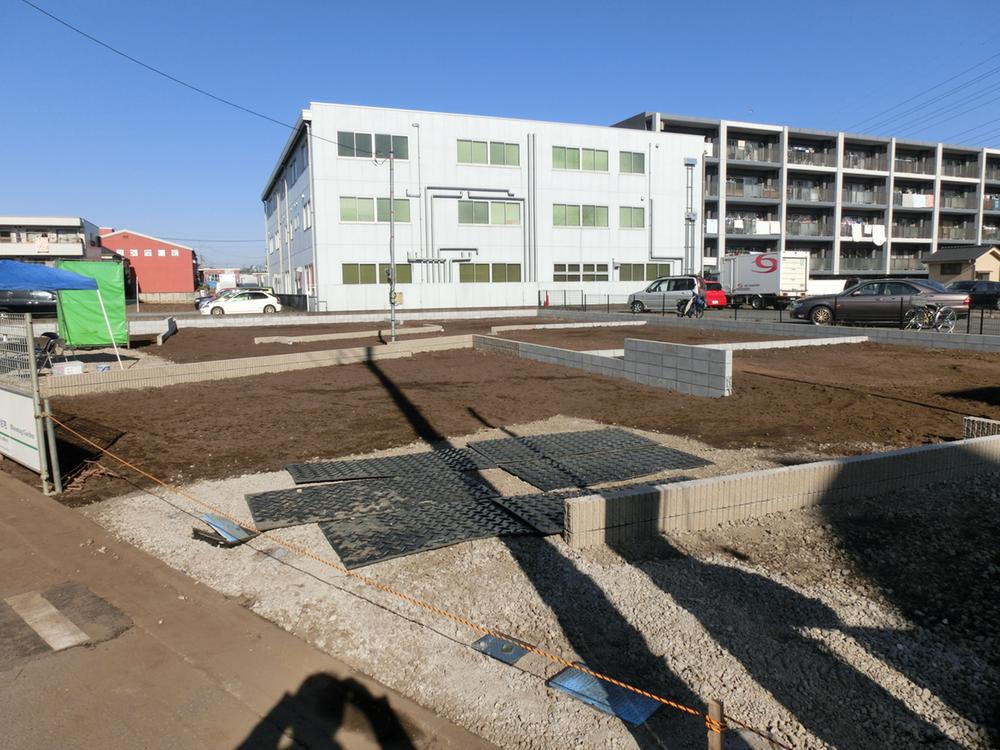 Local appearance photo. 5 Building, Good per sun!