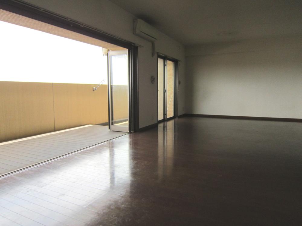 Living. Indoor (July 2013) Shooting