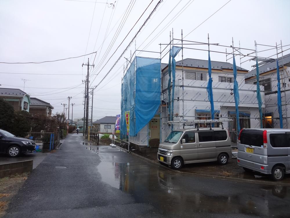 Local appearance photo. Two buildings site