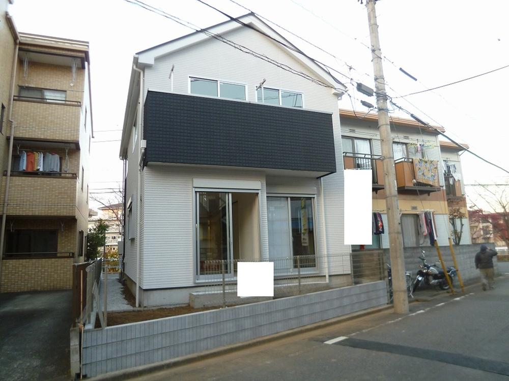 Local appearance photo. Local (11 May 2013) Shooting