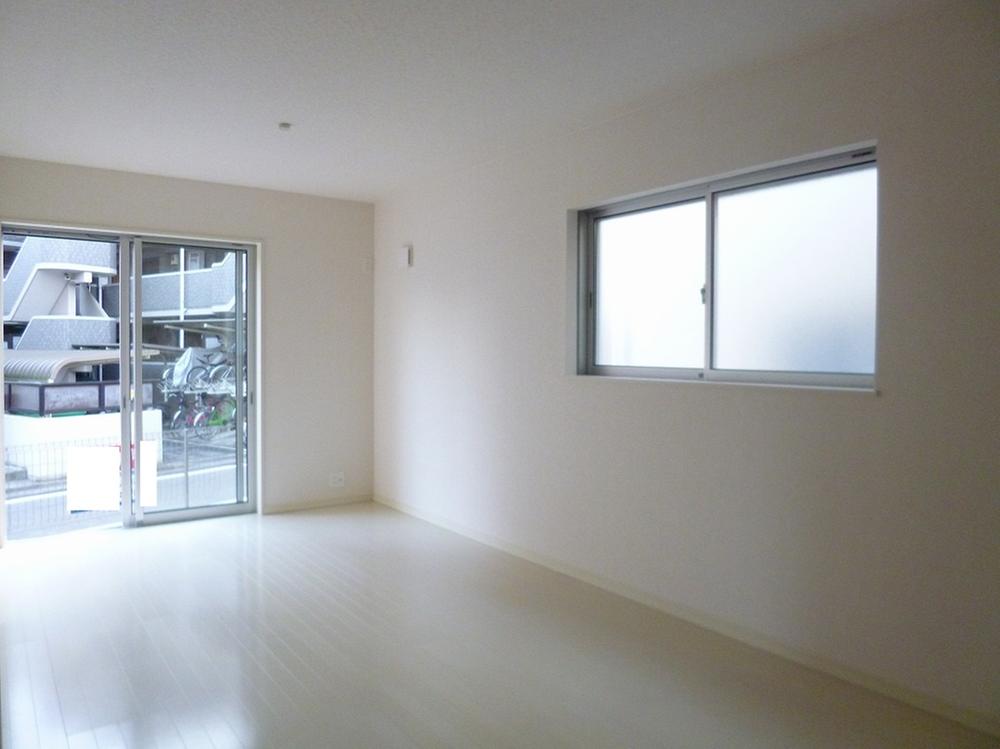 Living. Living (November 2013) Shooting