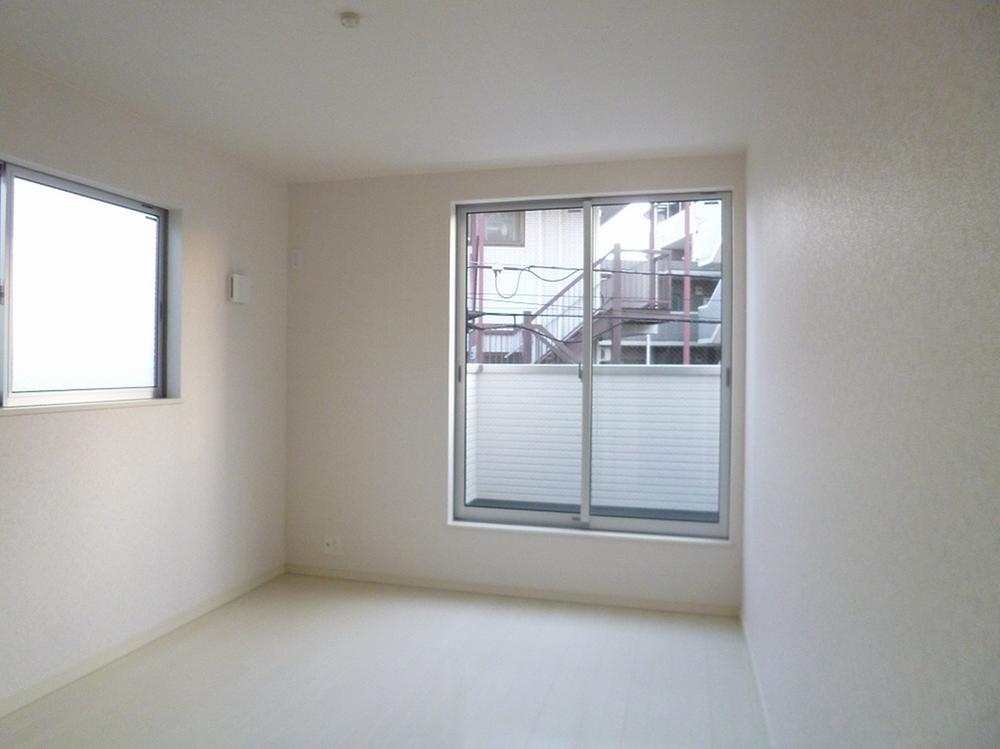 Non-living room. Indoor (11 May 2013) Shooting